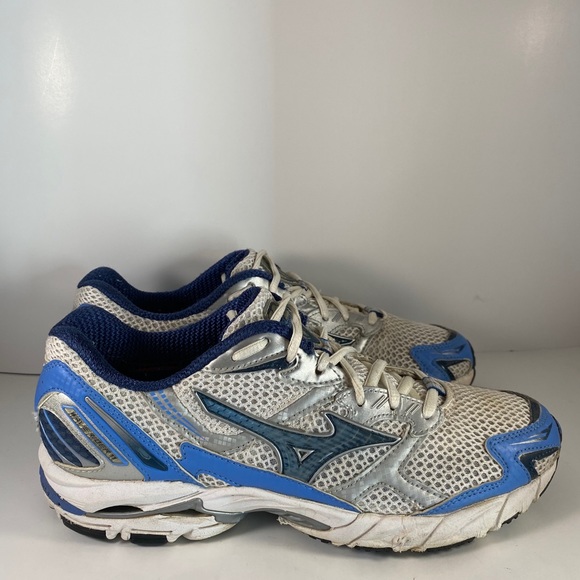 Women’s size Mizuno wave rider 11 - Technical View